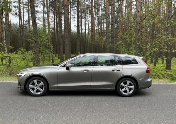 Volvo V60 cena 99900 przebieg: 126000, rok produkcji 2019 z Konin małe 191